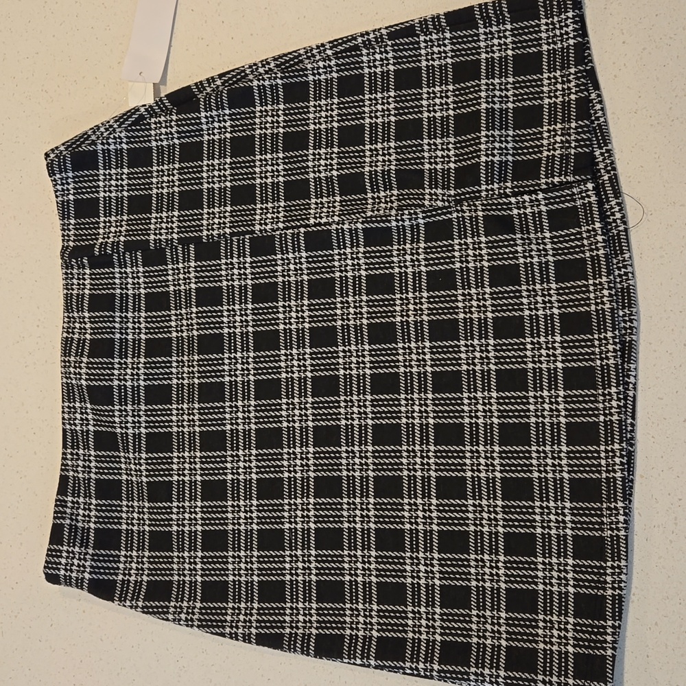 NWT black Plaid Skirt